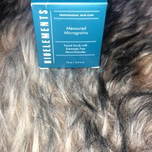 Bioelements measured micrograins exfoliator